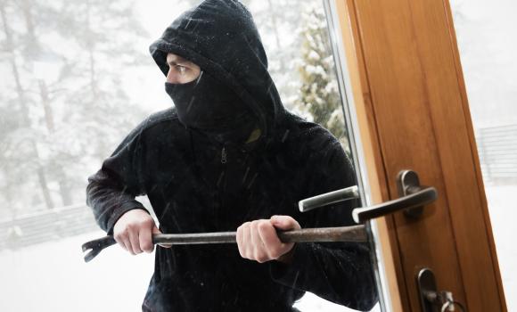 Złodzieje mają w grudniu pełne ręce roboty. Na koniec roku 2,6 razy więcej włamań