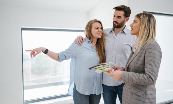 Rozmowa w nowym wnętrzu