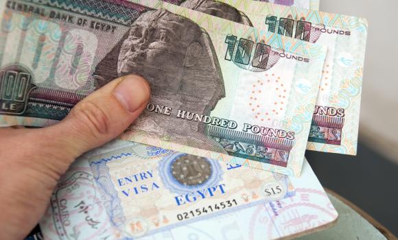 Egipskie banknoty i wiza